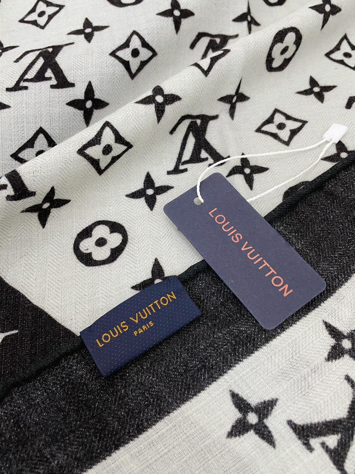 Louis Vuitton Scarf